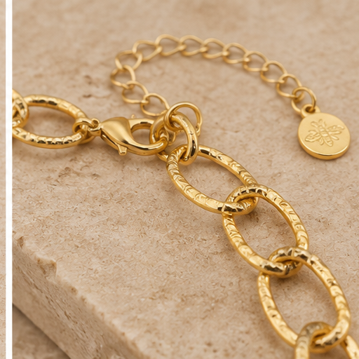 Susan Shaw Gold Queen Bee Pendant Necklace